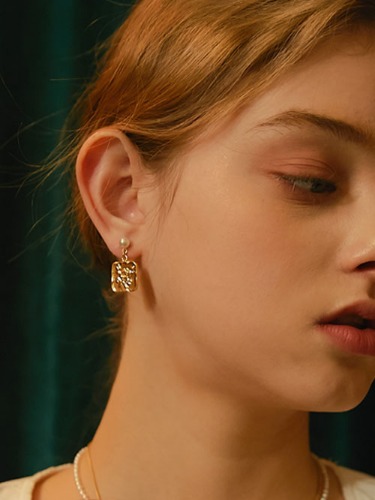 rose pearl earring