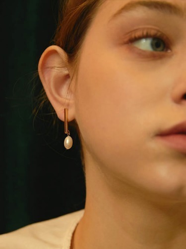 unbalance pearl ```drop``` earring