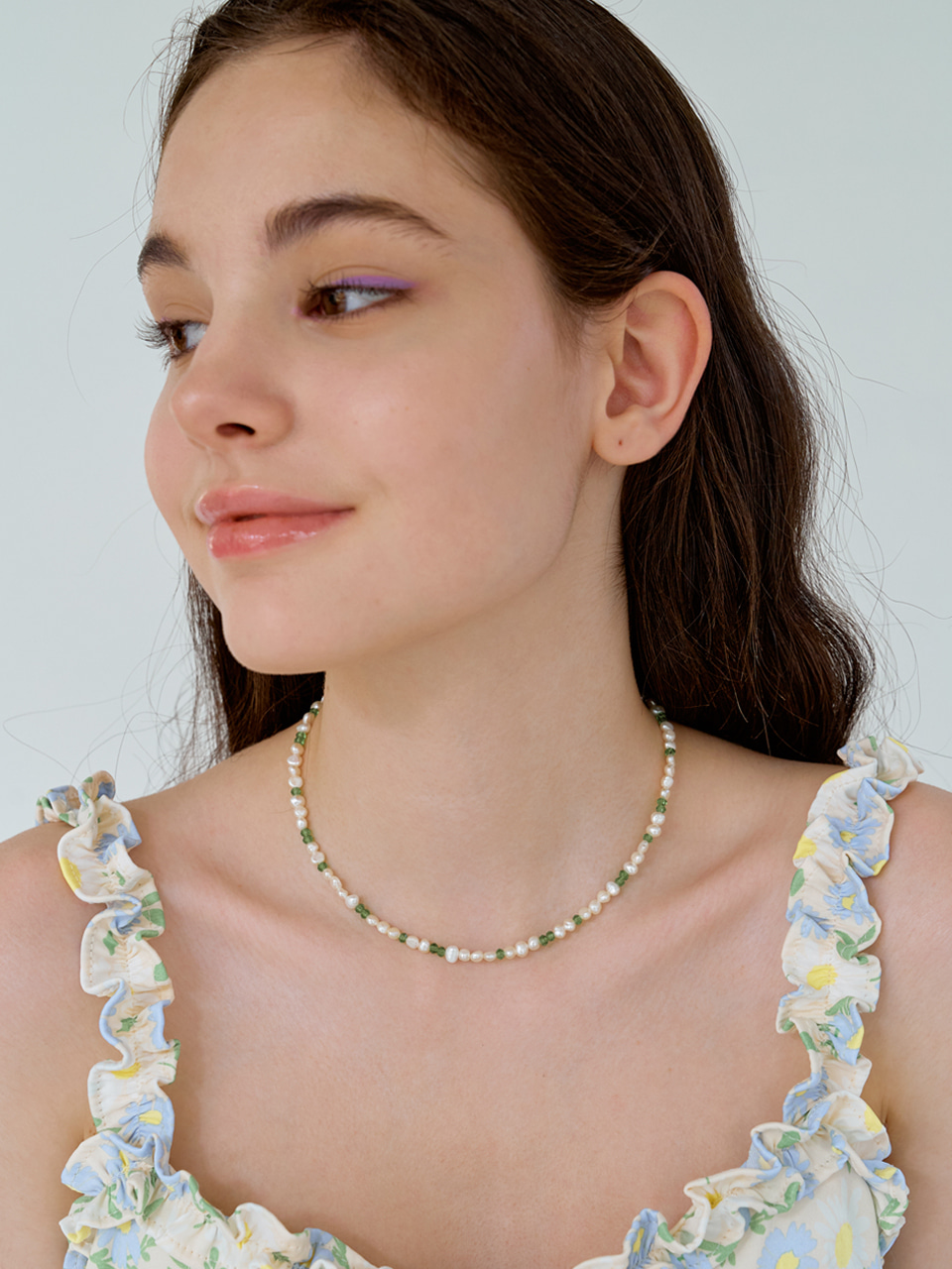 green middle pearl necklace