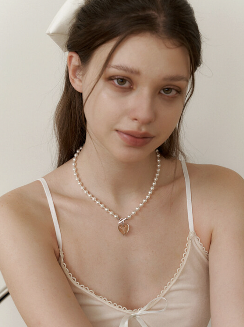 beige heart pearl necklace
