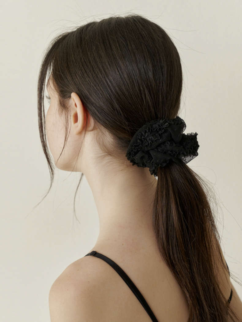 lace flower pop scrunch (black)